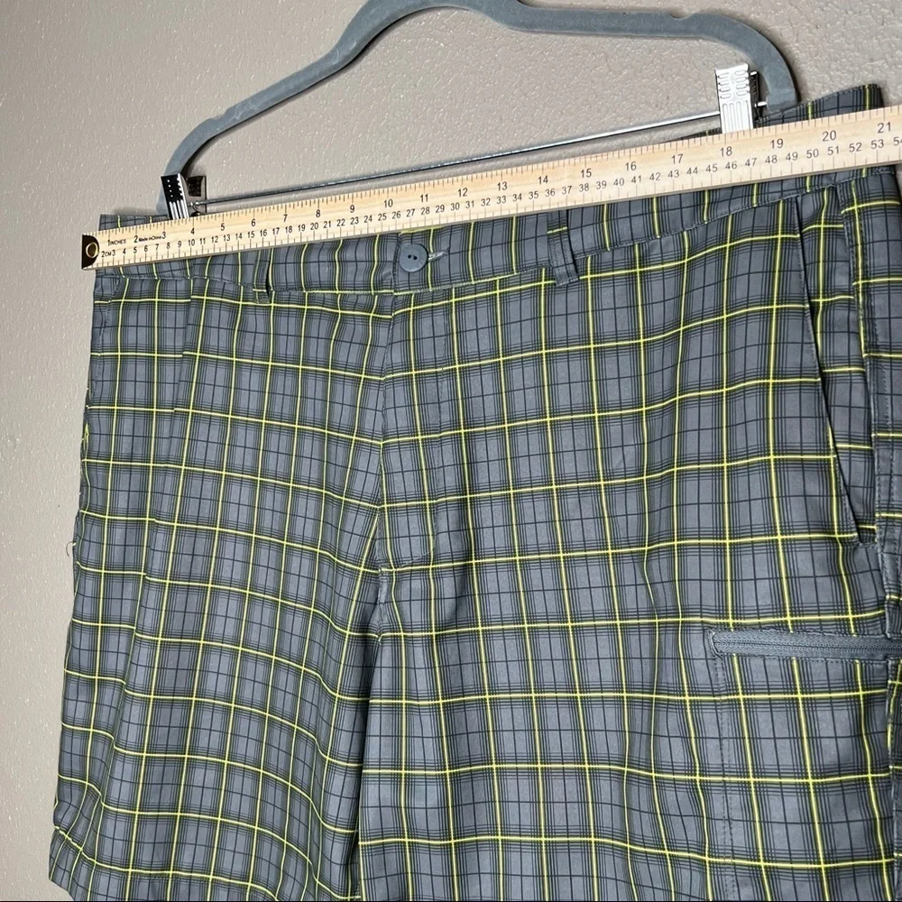 The North Face Gray Lime Green Plaid Shorts Lightweight Stretch Men's Size 40